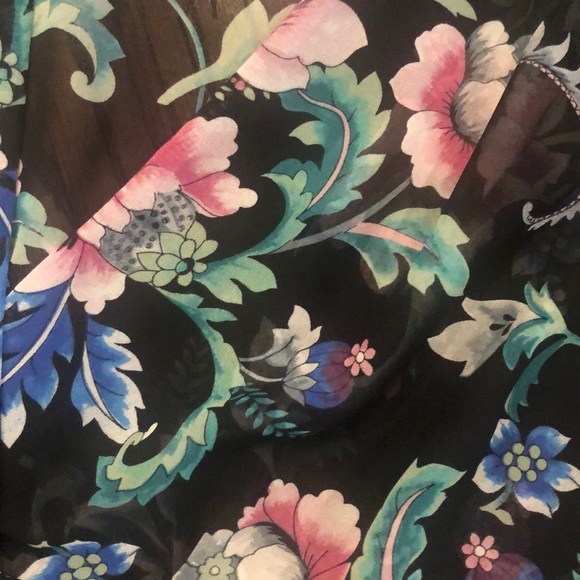 NWT sheer blouse - Picture 3 of 4